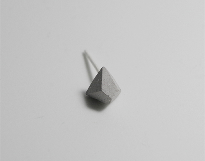 A款水泥耳钉