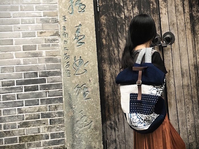 行者  手织土布&蓝夹缬布  拼布 刺子 双肩卷口包