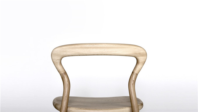 04_project_bcurvechair01.jpg