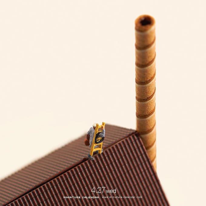 4.27 wed %22Chimney%22 . 煙突の中がチョコたっぷりだと聞いて掃除にやってきた。 . #煙突 #お菓子 #このあとおいしくいただきました #Chimney #Sweets . . ーーーーーーーーー #写真集第2弾発売中 #MiniatureLife2 #ミニチュアライフ2 #ネットで購入はプロフィールのURLから.jpg