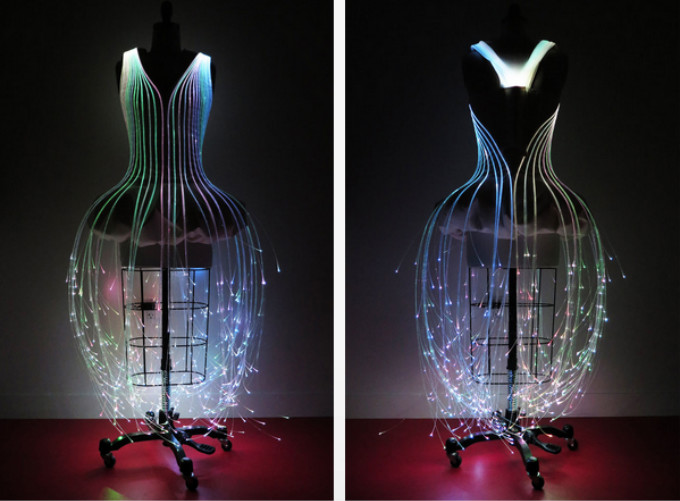 fvbrUVkviZG1-RXaXrsM_NatalieWalshFiberOpticDress12.jpg