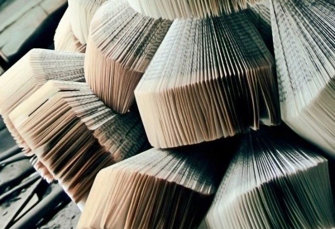 Foldability+Book+couture+origami+skirt+fashion+2.jpg