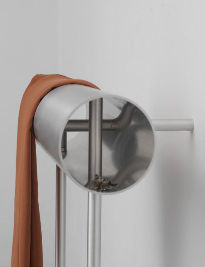 10-OS-OOS_Tunnel-Collection_Clothing-Rack-17-1-472x612.jpg