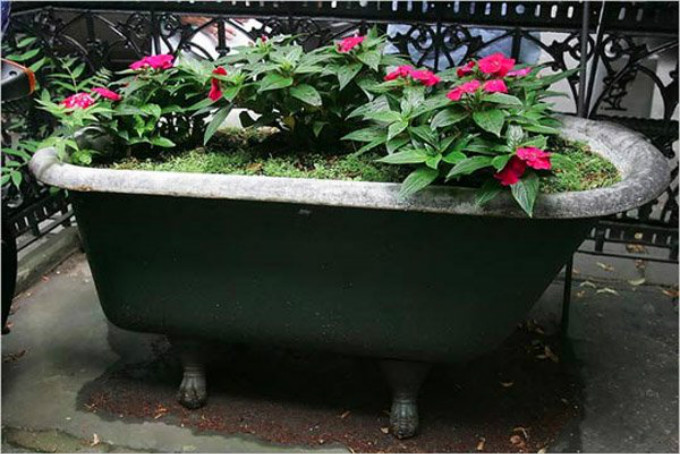 garden-ideas-using-recycled-materials-photos.jpg