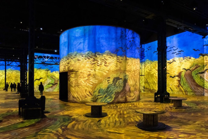 van-gogh-art-atelier-des-lumieres-16.jpg