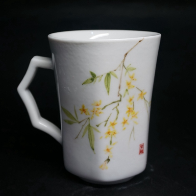 廿釉白瓷黄花六方杯