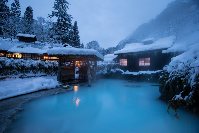 住一晚，倾家荡产——「中辑」视觉盛宴，豪雪中的温泉七子