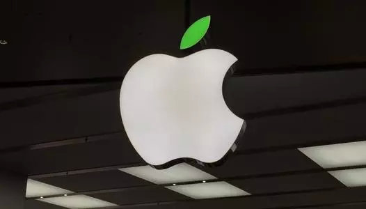 “库克，你这是为苹果公司戴了一顶绿帽子？”